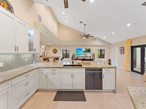 830 NW 115th Ave, Plantation FL 33325
