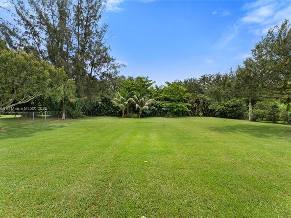 830 NW 115th Ave, Plantation FL 33325