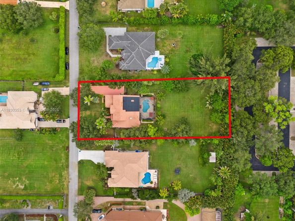 830 NW 115th Ave, Plantation FL 33325