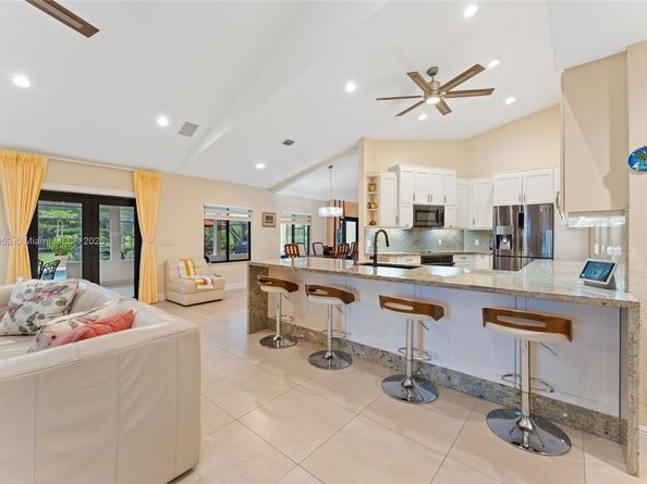 830 NW 115th Ave, Plantation FL 33325