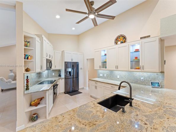 830 NW 115th Ave, Plantation FL 33325