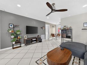 6640 Douglas St, Hollywood FL 33024