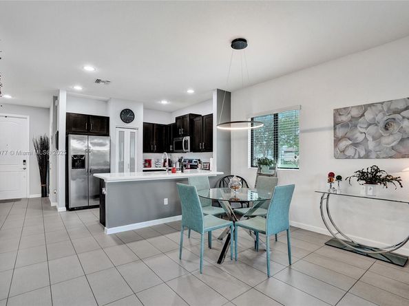 4204 N Dixie Hwy 1, Oakland Park FL 33334