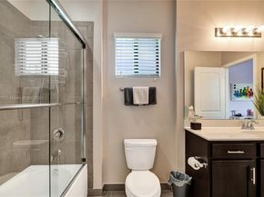 4204 N Dixie Hwy 1, Oakland Park FL 33334