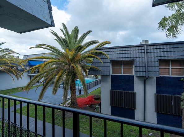 8003 W 6th Ave M, Hialeah FL 33014