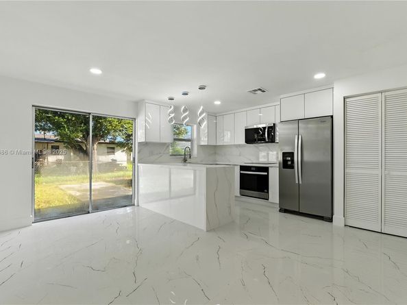 2981 NW 174th St, Miami Gardens FL 33056