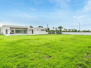 12190 NW 6th St, Miami FL 33182