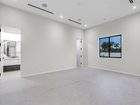 12190 NW 6th St, Miami FL 33182