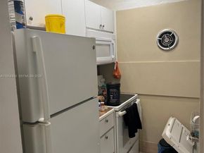 55 NW 204th St 1, Miami Gardens FL 33169