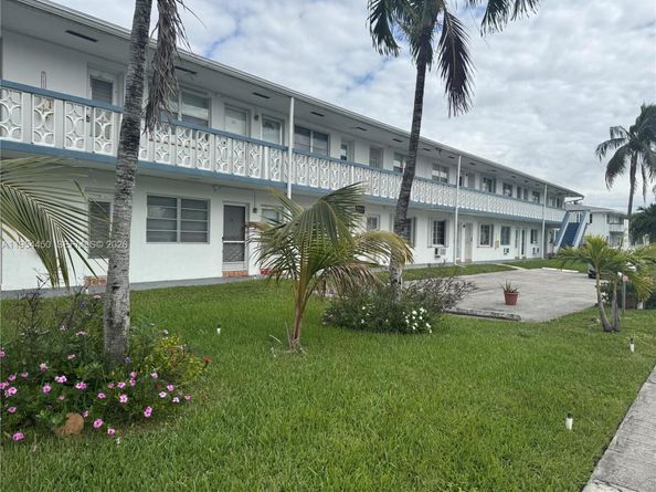 55 NW 204th St 1, Miami Gardens FL 33169