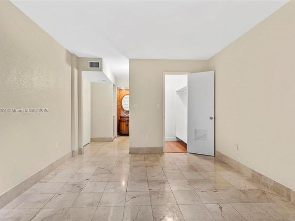 8860 Fontainebleau Blvd 304, Miami FL 33172