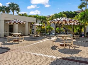 8860 Fontainebleau Blvd 304, Miami FL 33172