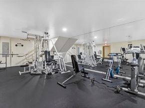 8860 Fontainebleau Blvd 304, Miami FL 33172