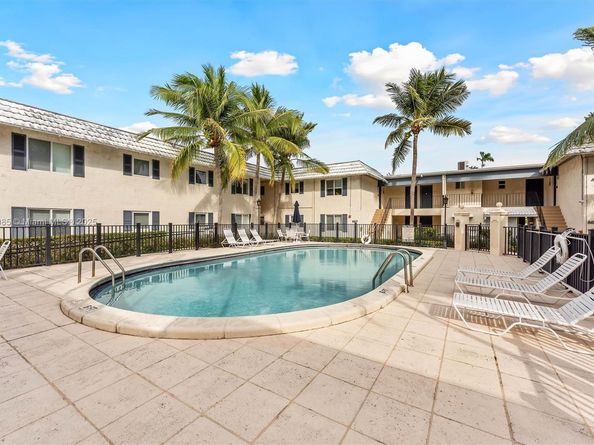 8617 SW 68th Ct 2, Pinecrest FL 33156