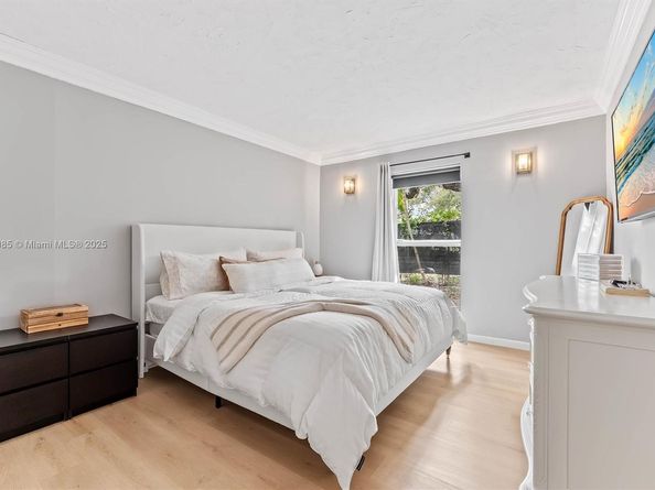 8617 SW 68th Ct 2, Pinecrest FL 33156