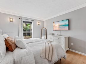 8617 SW 68th Ct 2, Pinecrest FL 33156