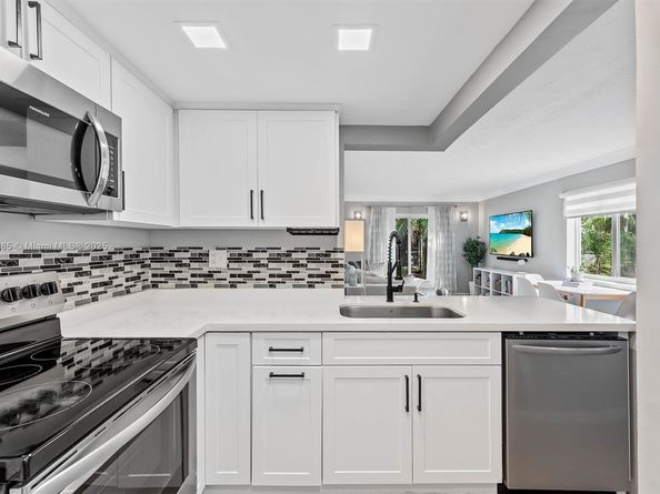 8617 SW 68th Ct 2, Pinecrest FL 33156