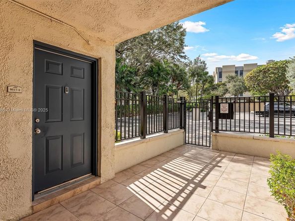 8617 SW 68th Ct 2, Pinecrest FL 33156