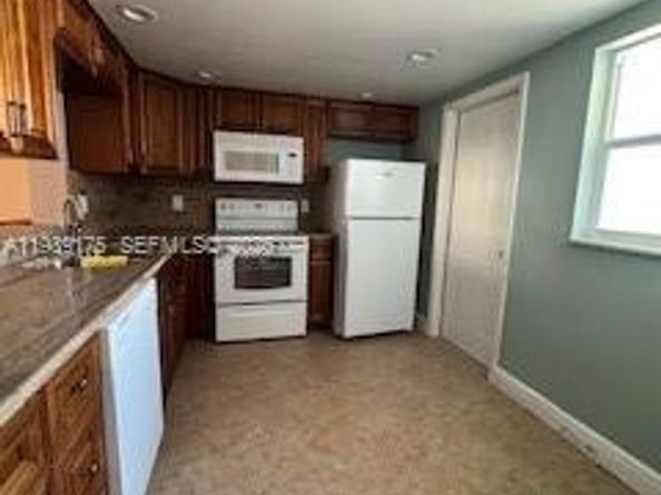421 NE 14th Ave 401, Hallandale Beach FL 33009