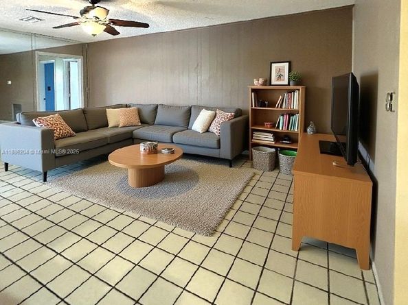 6520 SW 20th St, Plantation FL 33317