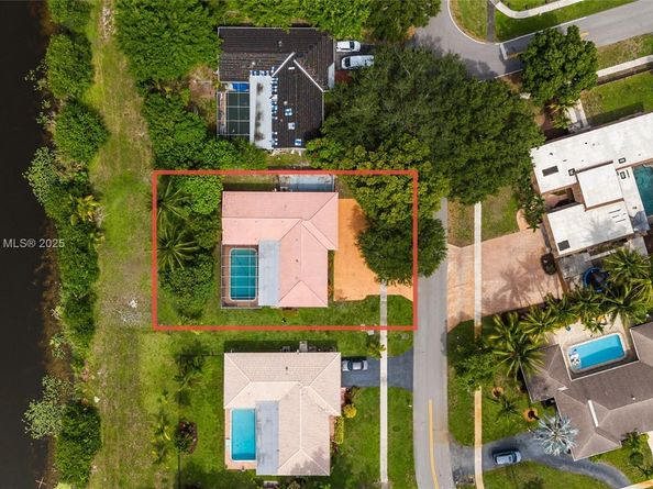 6520 SW 20th St, Plantation FL 33317