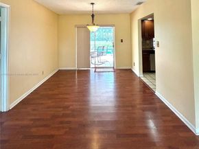 6520 SW 20th St, Plantation FL 33317