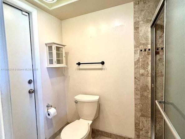 6520 SW 20th St, Plantation FL 33317