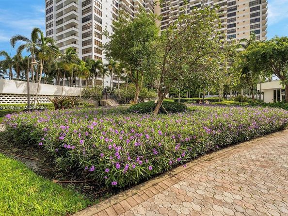 500 Three Island Blvd 306, Hallandale Beach FL 33009