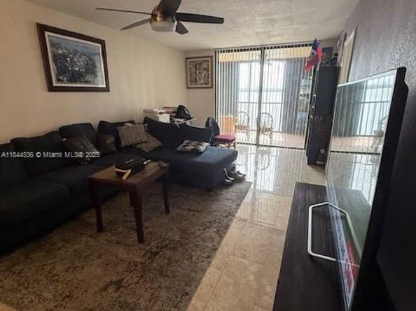 109 Lake Emerald Dr 202, Oakland Park FL 33309
