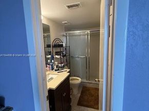 109 Lake Emerald Dr 202, Oakland Park FL 33309