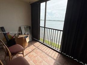 109 Lake Emerald Dr 202, Oakland Park FL 33309