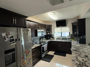 12692 NW 8th Trl, Miami FL 33182