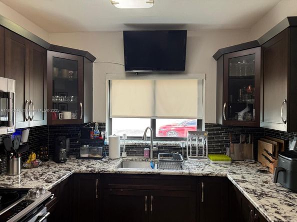 12692 NW 8th Trl, Miami FL 33182