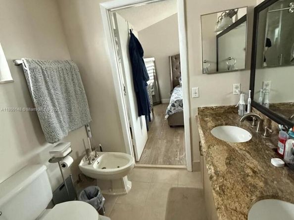 12692 NW 8th Trl, Miami FL 33182