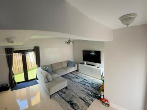 12692 NW 8th Trl, Miami FL 33182