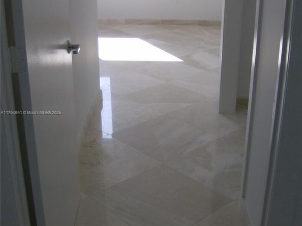 1050 Brickell 3314, Miami FL 33131