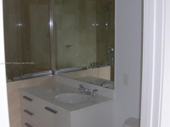 1050 Brickell 3314, Miami FL 33131
