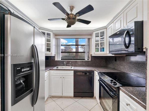 1101 Colony Point Cir 101, Pembroke Pines FL 33026