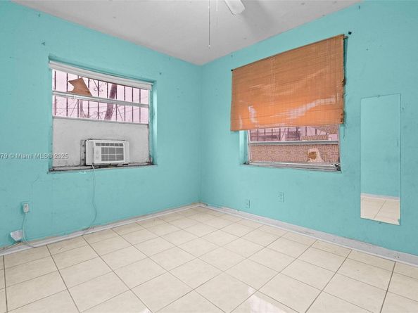 1345 SW 7th St, Miami FL 33135
