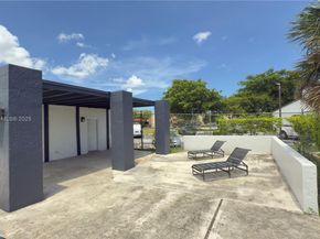 460 W Park Dr 106, Miami FL 33172
