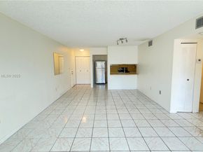 460 W Park Dr 106, Miami FL 33172
