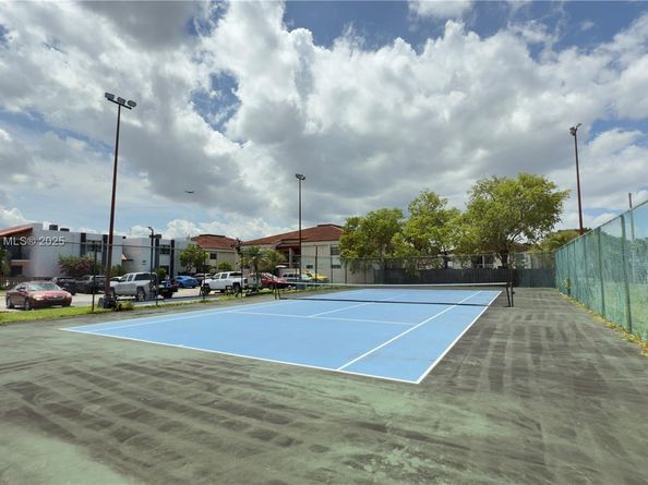 460 W Park Dr 106, Miami FL 33172