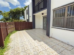 460 W Park Dr 106, Miami FL 33172