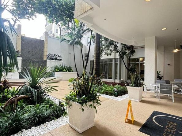 1830 Radius Dr 604, Hollywood FL 33020