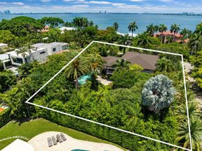 5077 N Bay Rd, Miami Beach FL 33140