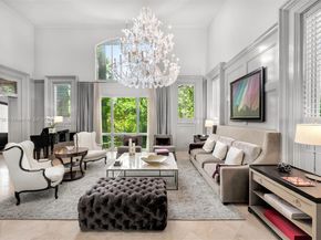 5077 N Bay Rd, Miami Beach FL 33140