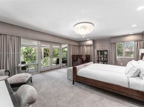 5077 N Bay Rd, Miami Beach FL 33140