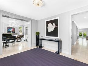 5077 N Bay Rd, Miami Beach FL 33140
