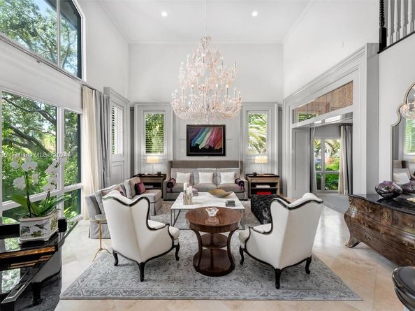 5077 N Bay Rd, Miami Beach FL 33140