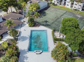 7090 NW 179th St 109, Hialeah FL 33015
